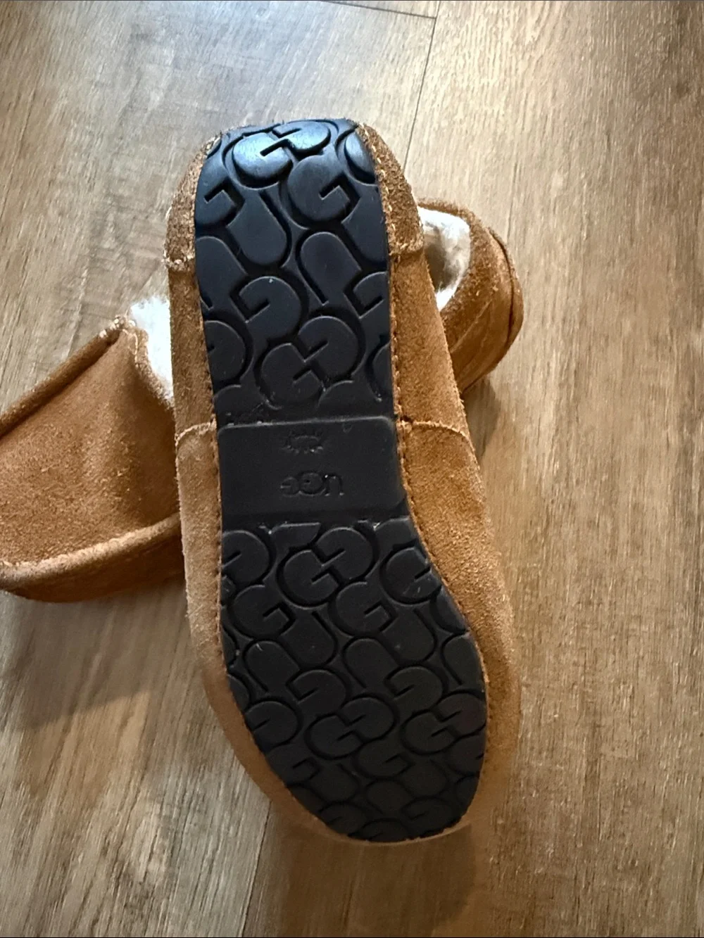 UGG Ansley Slip On Moccasin Slippers in chestnut size 13